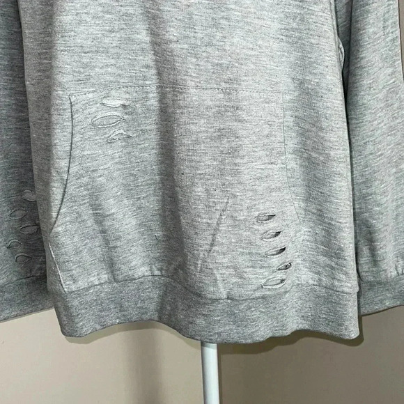 JOLIE & JOY Plus Size Destructed Sweatshirt - Picture 4 of 16